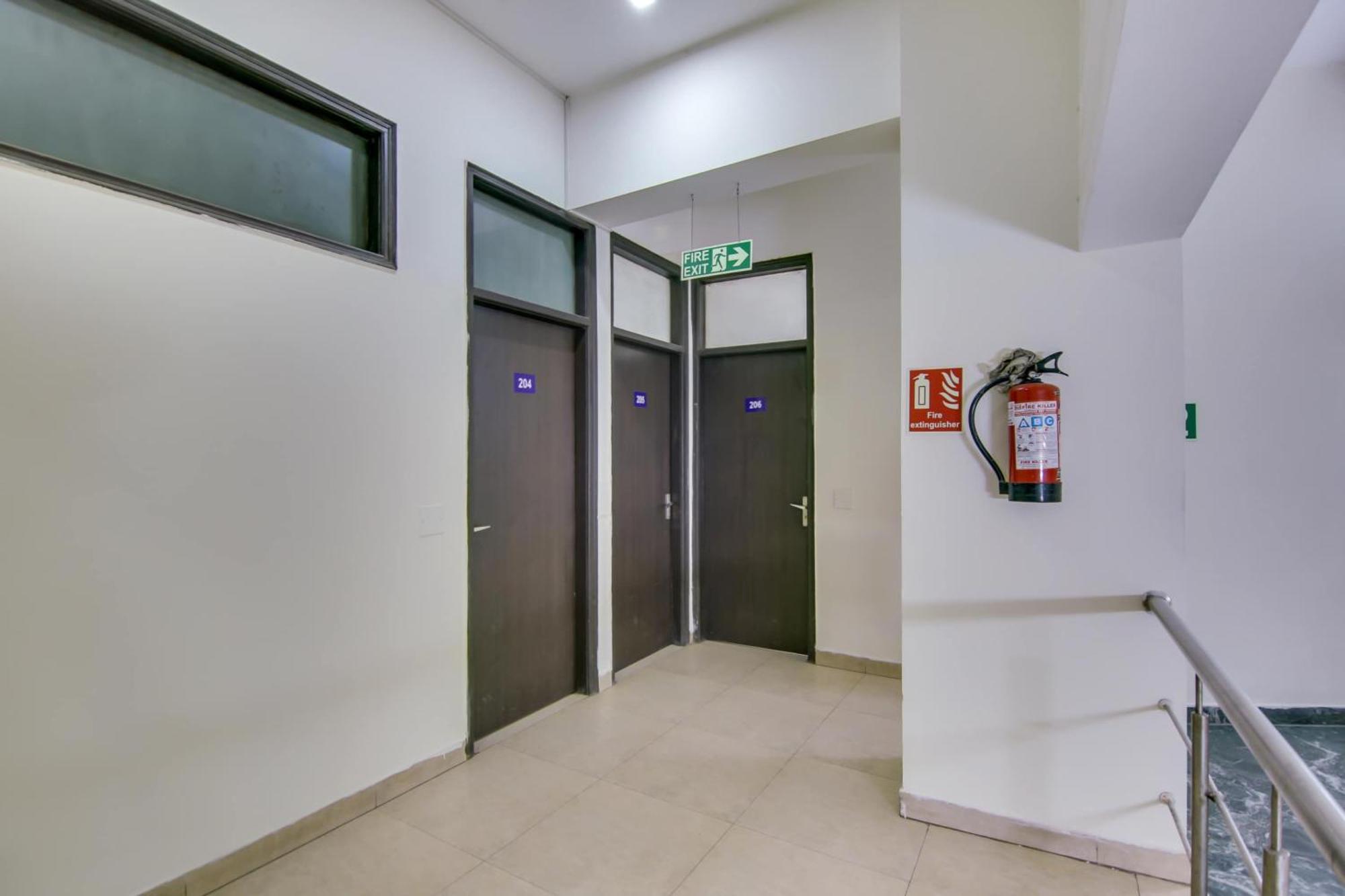Hotel O Dream View Near Omaxe Celebration Mall Ґурґаон Екстер'єр фото